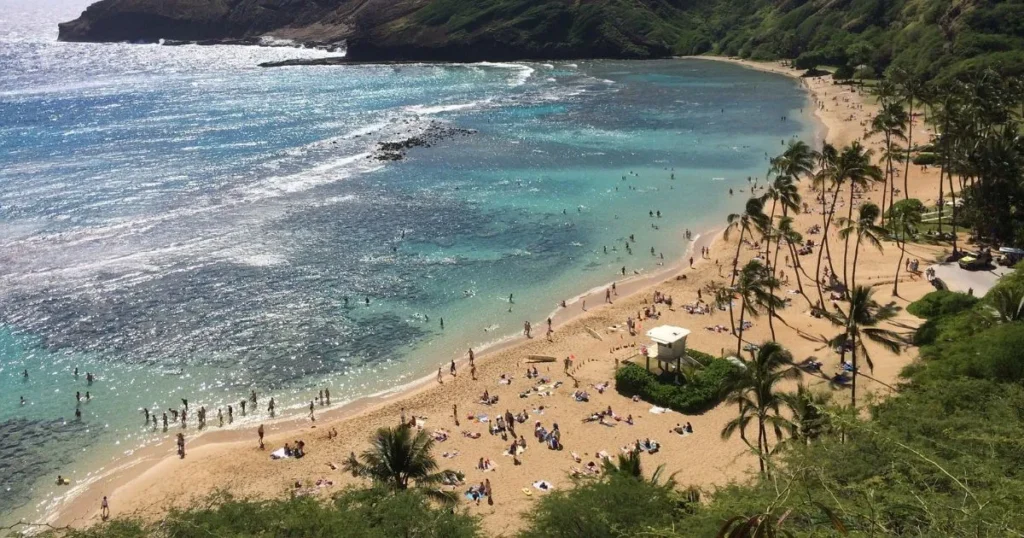 best time to travel to hawaii